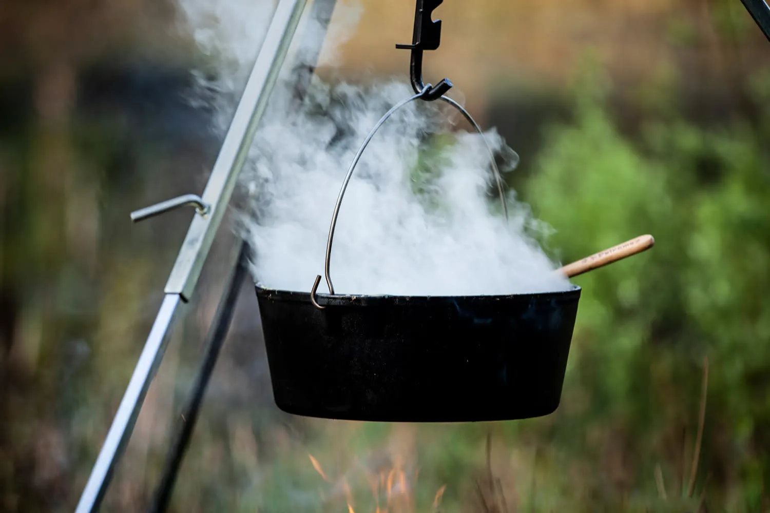 Petromax Dutch Oven FT12 Nocolour | Buy Petromax Dutch Oven FT12 Nocolour here | Outnorth